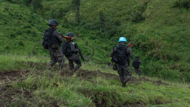 Des habitants et humanitaires pris au piège des combats dans l'est de la RDC