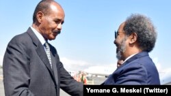 የኤርትራ ፕሬዝደንት ኢሳያስ አፈወርቂ፣ የሶማሊያው ፕሬዝደንት ሃሳን ሼክ ሞሃሙድ አስመራ፣ ኤርትራ 