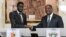 Le président sénégalais Bassirou Diomaye Faye et le président ivoirien Alassane Ouattara lors d'une conférence de presse au Palais présidentiel à Abidjan le 7 mai 2024.