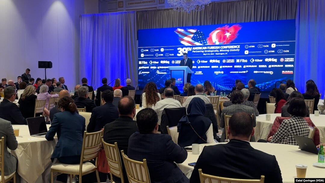 Türkiye’nin Washington Büyükelçisi Sedat Önal, Türk- Amerikan ilişkilerinde “stratejik bir yaklaşım” benimsenmesi gerektiğini söyledi.