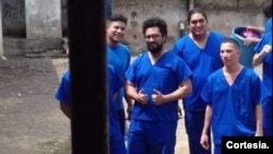 Hamilton Sánchez, primero a la derecha, en una foto sacada en Sistema Penitenciario Jorge Navarro, conocido como La Modelo, en Managua, Nicaragua a finales de abril de 2019. Foto cortesía del entrevistado.