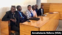 Ingxoxo Esiyenze LoMnu. Nqobani Sithole