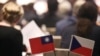 Bendera nasional Taiwan dan Republik Ceko terlihat dalam sebuah pertemuan di Taipei, Taiwan, pada 27 Maret 2023. (Foto: Reuters/I-Hwa Cheng)