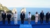 七国集团的外交部长们和欧盟外交政策负责人在意大利卡普里岛出席七国集团外长峰会期间拍摄合影。（2024年4月18日）
