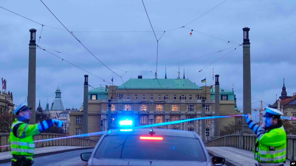 Sulm me armë zjarri në universitetin e Pragës, 15 të vrarë e 24 të plagosur