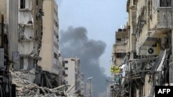 资料照片：加沙城阿尔希法医院附近受到以色列攻击。（2024年3月28日）