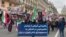راهپیمایی گروهی از ایرانیان مقیم پاریس در اعتراض به مسموم‌سازی دانش‌آموزان در ایران