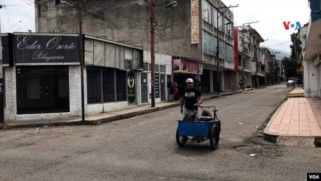 San Antonio, Venezuela- Varios locales comerciales permanecen cerrados por la crisis.