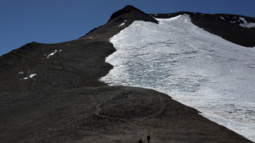 Study: Andean Glacier Shrinking at Speed Not Seen Before