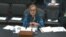 La directora ejecutiva de USAGM, Amanda Bennett, testifica ante el Comité de Asignaciones de la Cámara de Representantes de los EEUU, Subcomité de Operaciones Estatales, Extranjeras y Programas Relacionados, el 9 de marzo de 2023, en la imagen tomada de un video.