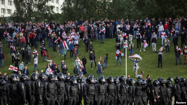 Gjatë protestave të opozitës në Bjellorusi (4 tetor 2020)