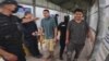 Warung VOA: Nasib Mengungsi ke Amerika