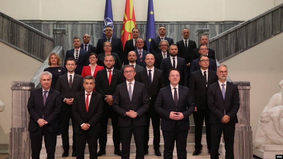 Составот на новата Влада на Република Северна Македонија, предводена од премиерот Христијан Мицкоски, во зградата на Собрание во Скопје, Северна Македонија.
