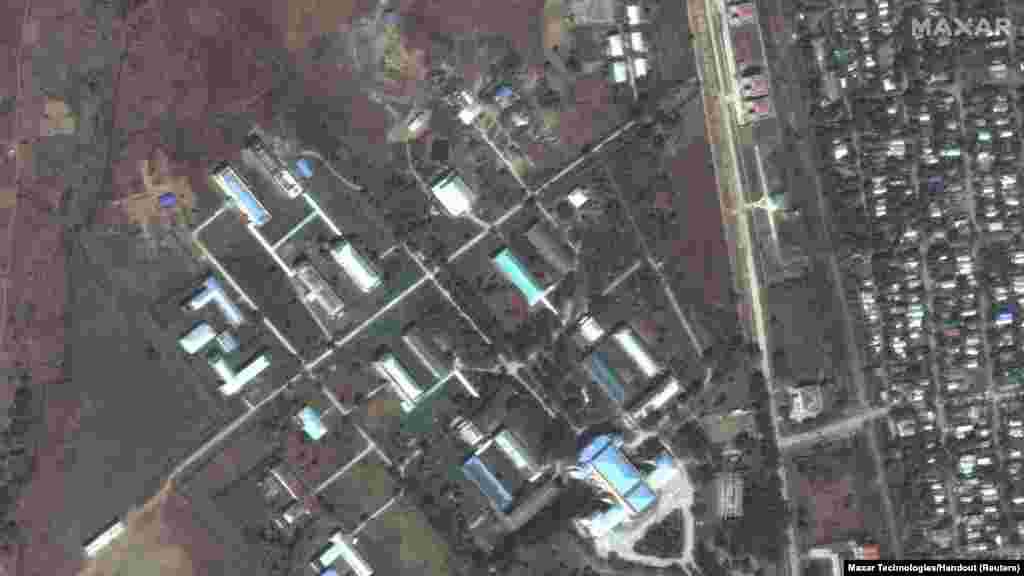 အင်အားပြင်ဆိုင်ကလုံး"မိုခါ" မဝင်ရောက်မီနဲ့ ဝင်ရောက်အပြီး ရခိုင်ပြည်နယ် စစ်တွေမြို့က စစ်တွေတက္ကသိုလ်ကို ဝေဟင်မှတွေ့ရစဉ် (ဖေဖော်ဝါရီ ၁၇ >&nbsp;မေ ၁၅၊ ၂၀၂၃)