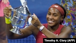 Chaque joueuse afro-américaine étant immédiatement comparée à Serena Williams, Coco Gauff est vite devenue la nouvelle sensation du tennis américain.