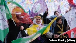  Pazar günü İstanbul’daki Nevruz kutlamalarında 70 kişi gözaltına alındı. 