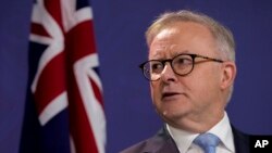 Perdana Menteri Australia Anthony Albanese di Sydney, 20 Desember 2023. Ia memerintahkan penyelidikan mengenai mengapa dokumen Kabinet berkenaan dengan bergabungnya Australia dalam invasi Irak 2003 masih menjadi dokumen rahasia. (Foto: AP)