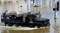 Texas evalúa los daños de Beryl mientras se esfuerza por restaurar el servicio eléctrico a más de 2 millones de usuarios
