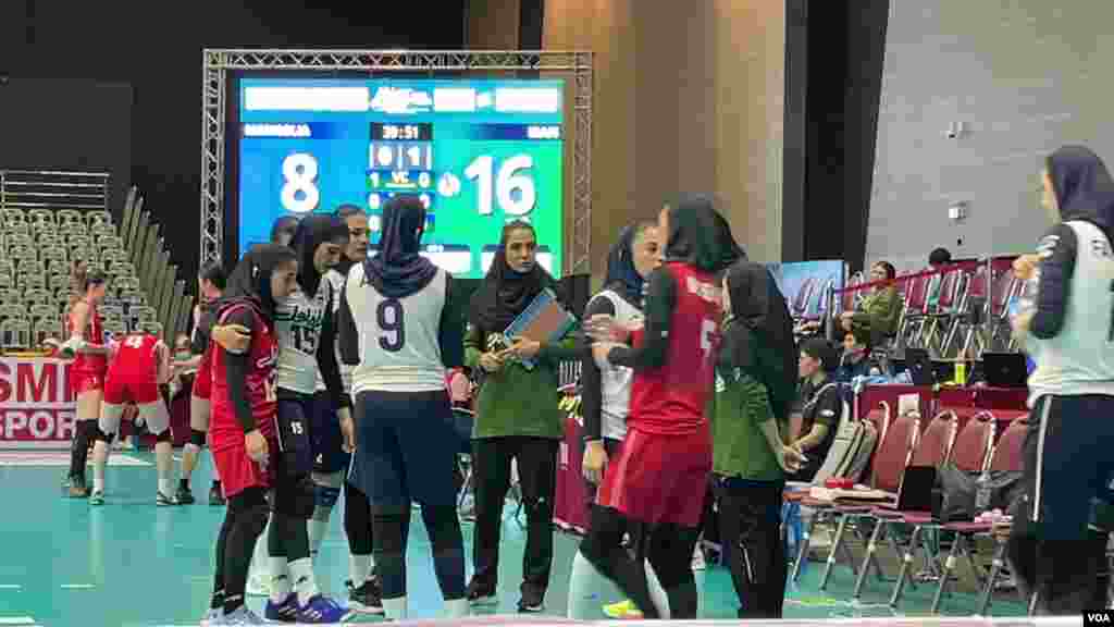 پیروزی تیم ملی والیبال زنان ایران بر مغولستان در رقابت‌های قهرمانی آسیا