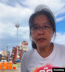 東台灣花蓮市區被震毀的天王星大樓管委會主委王貞雲說，她患了震後創傷症候群，即便吃了安眠藥，半夜還是會驚醒。(照片來源:美國之音視訊採訪截圖)。