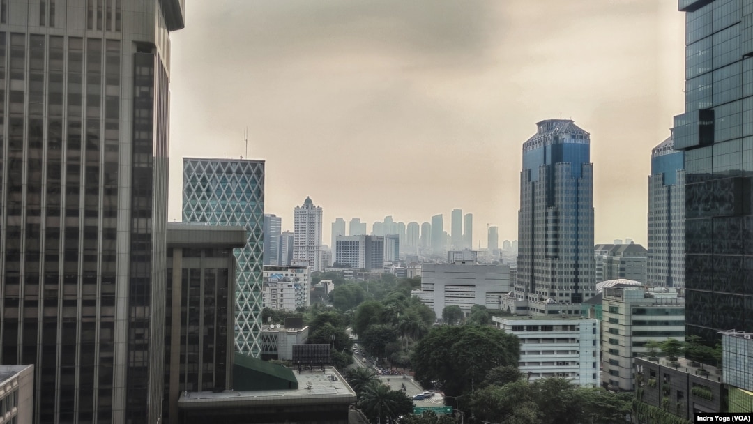 Pemerintah Provinsi DKI Jakarta memutuskan ASN untuk bekerja dari rumah mulai Senin (21/8) sebagai langkah mengurangi polusi. (Foto: VOA/ Indra Yoga)
