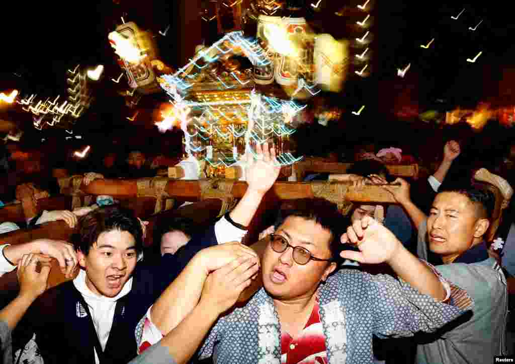 جشن&zwnj; و سرور آغاز سال ۲۰۲۴ در یوکوسوکا، ژاپن