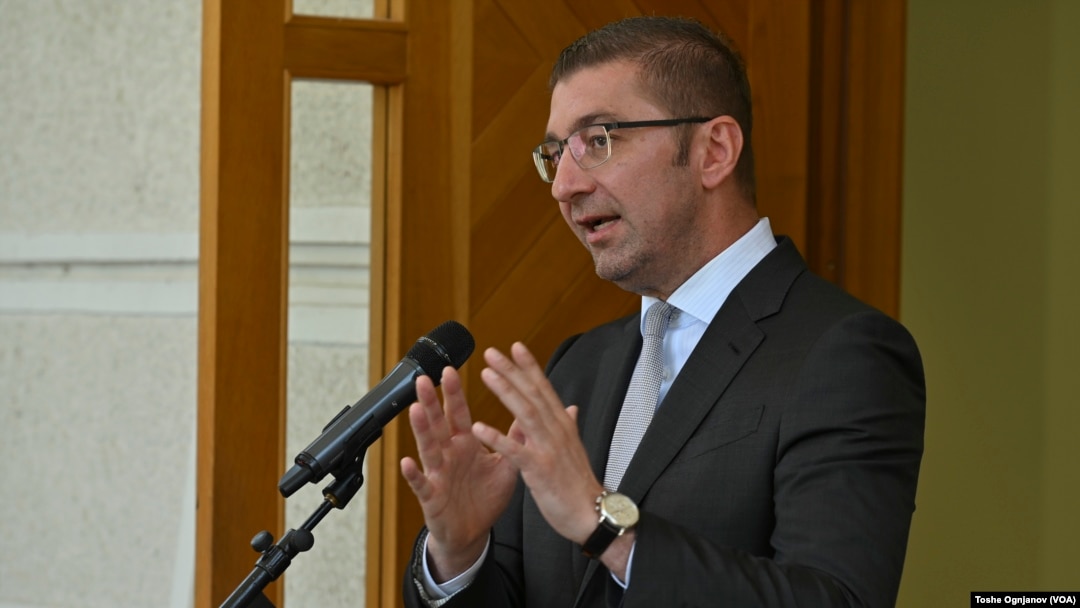 Христијан Мицкоски, лидер на ВМРО-ДПМНЕ, доби мандат за формирање влада за која рече дека ќе биде реформска