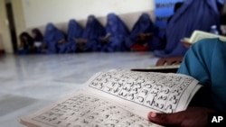 Afg'oniston madrasalarida, 2013-yilda olingan surat
