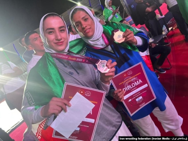 مراسم اهدای مدال به نمایندگان ایران در رقابت های آلیش زنان قهرمانی آسیا