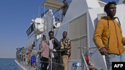 La plupart des migrants africains arrivent en Tunisie pour tenter ensuite d'immigrer clandestinement l'Europe par la mer.