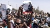 Au Sénégal, le candidat antisystème attend de sortir de l'ombre