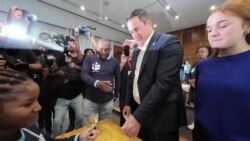 South Africa Opposition Leader Votes in Crucial Election