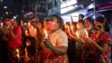 စစ်အာဏာသိမ်းဆန့်ကျင့်ရေး မြန်မာအမျိုးသမီးများ ရန်ကုန်မြို့တွင်ဆန္ဒပြနေကြစဉ် (ဖေဖော်ဝါရီ ၅၊ ၂၀၂၁)