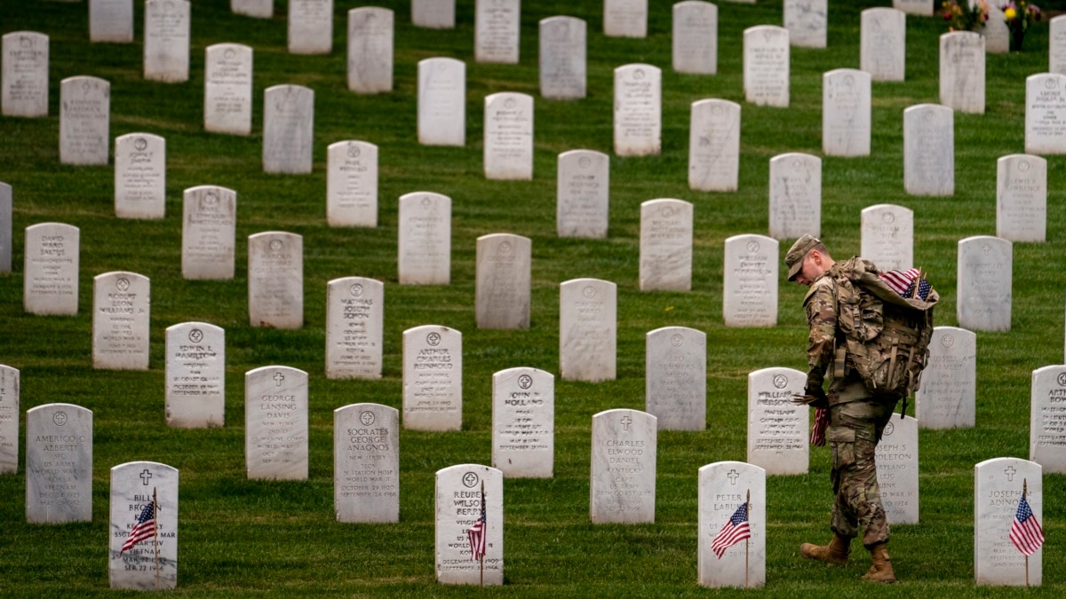 Americans Observe Memorial Day