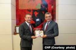 CTP lideri Erhürman, CHP lideri Özel'le görüştü.
