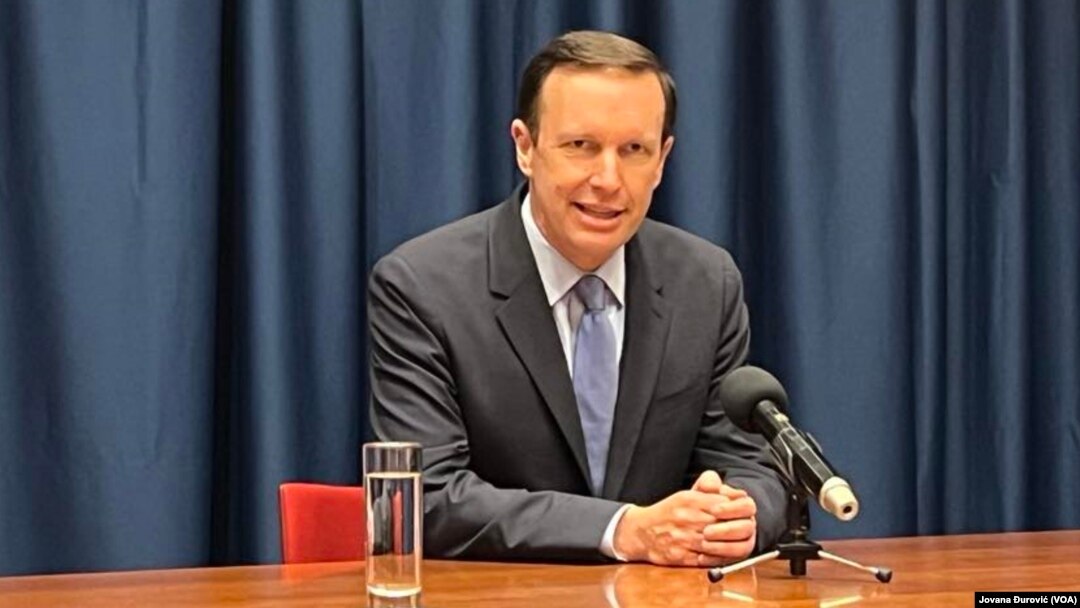 Senator iz Kontektikata Kris Marfi na konferenciji za novinare u ambasadi SAD u Beogradu