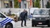 Les investigations se poursuivent pour préciser les liens des deux mis en examen avec l'homme qui a tué deux Suédois en Belgique le 16 octobre avant d'être abattu le lendemain.