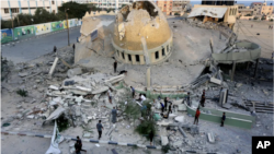 تصاویر منتشر شده از مسجدی که هدف حملات موشکی قرار گرفته است.