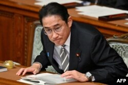 Perdana Menteri Jepang Fumio Kishida menghadiri sidang pleno Dewan Perwakilan Rakyat di Parlemen di Tokyo, 13 Desember 2023. (Kazuhiro NOGI / AFP)