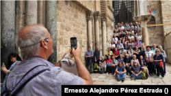 Tras los ataques de Hamás a Israel, en Jerusalén se respira una extraña calma. [Foto: Ernesto Alejandro Pérez Estrada, VOA]