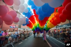 NYC Pride March, Minggu, 25 Juni 2023, di New York. (Foto: AP)