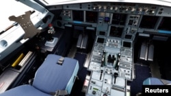 This file photo shows a view of flight controls in the cockpit of a JetBlue Airbus A321LR is pictured at the 54th International Paris Air Show at Le Bourget Airport near Paris, France, June 20, 2023. (REUTERS/Benoit Tessier)