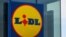Logo supermarket Lidl di Bethune, Prancis utara, 28 November 2022. (DENIS CHARLET/AFP)
