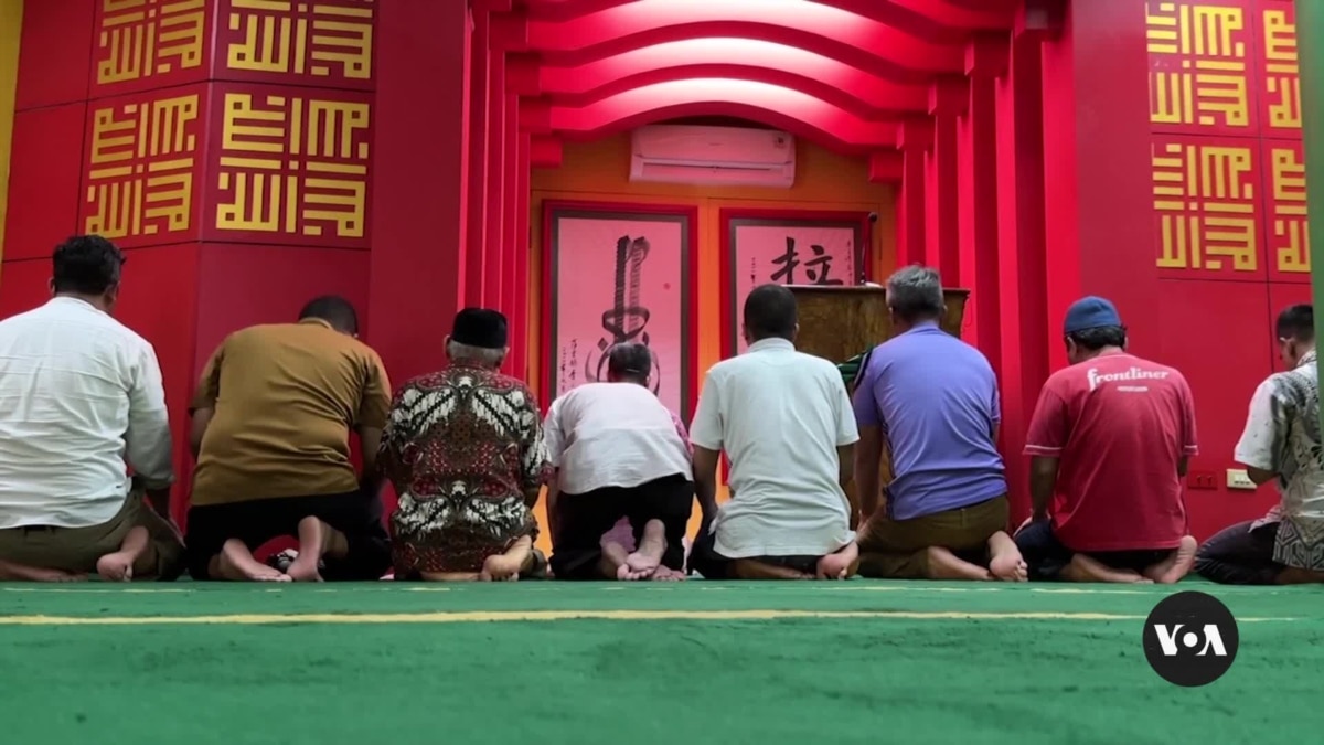 Chinese Indonesian Muslims find haven in Lautze Mosque