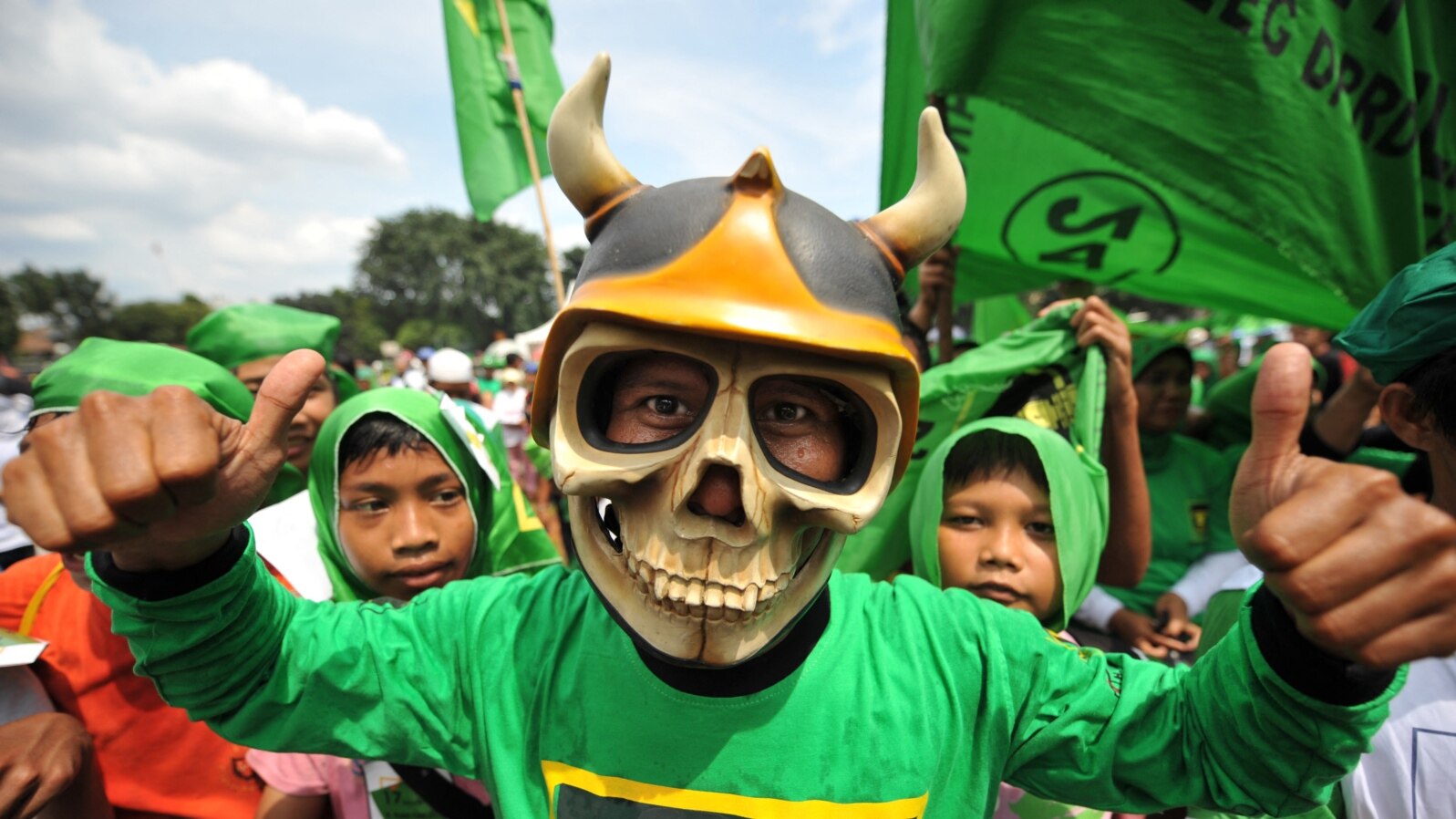 Pendukung Partai Persatuan Pembangunan (PPP) saat kampanye pemilu di Jakarta pada 18 Maret 2009. (Foto: Bay Ismoyo/AFP)