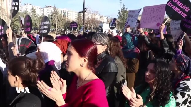 لە ئامەد ژنان لە ژێر فشارەکانی پۆلیسدا یادی ڕۆژی 8ی مارسیان کردەوە