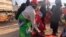 Amalunga ebandla le ZANU PF eCowdray Park ko Bulawayo ephiwa intsaru. 
