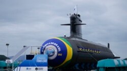 Kapal selam Tonelero buatan Brazil dengan teknologi Perancis dipamerkan pada upacara peluncurannya di Itaguai, negara bagian Rio de Janeiro, Brazil, 27 Maret 2024.