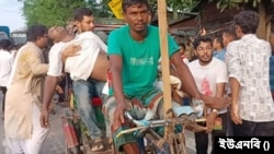 বগুড়া শহরের সেউজগাড়ী আমতলী মোড় এলাকায় থযাত্রা কালে, বিদ্যুৎস্পৃষ্ট হয়ে পাঁচ জনের মৃত্যু। ৭ জুলাই, ২০২৪।