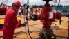 Venezuela’da devlete ait petrol şirketi PDVSA’dan yapılan açıklamaya göre, Rus şirketleri petrol üretimi ve rafinasyonu gibi alanlarda yatırımlar yapmak istiyor